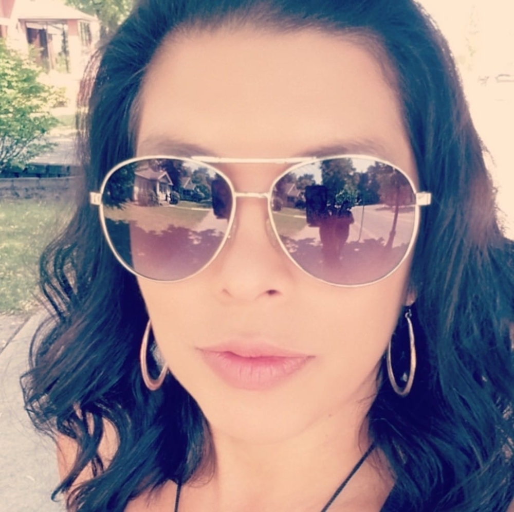 Meet your Posher, Alba